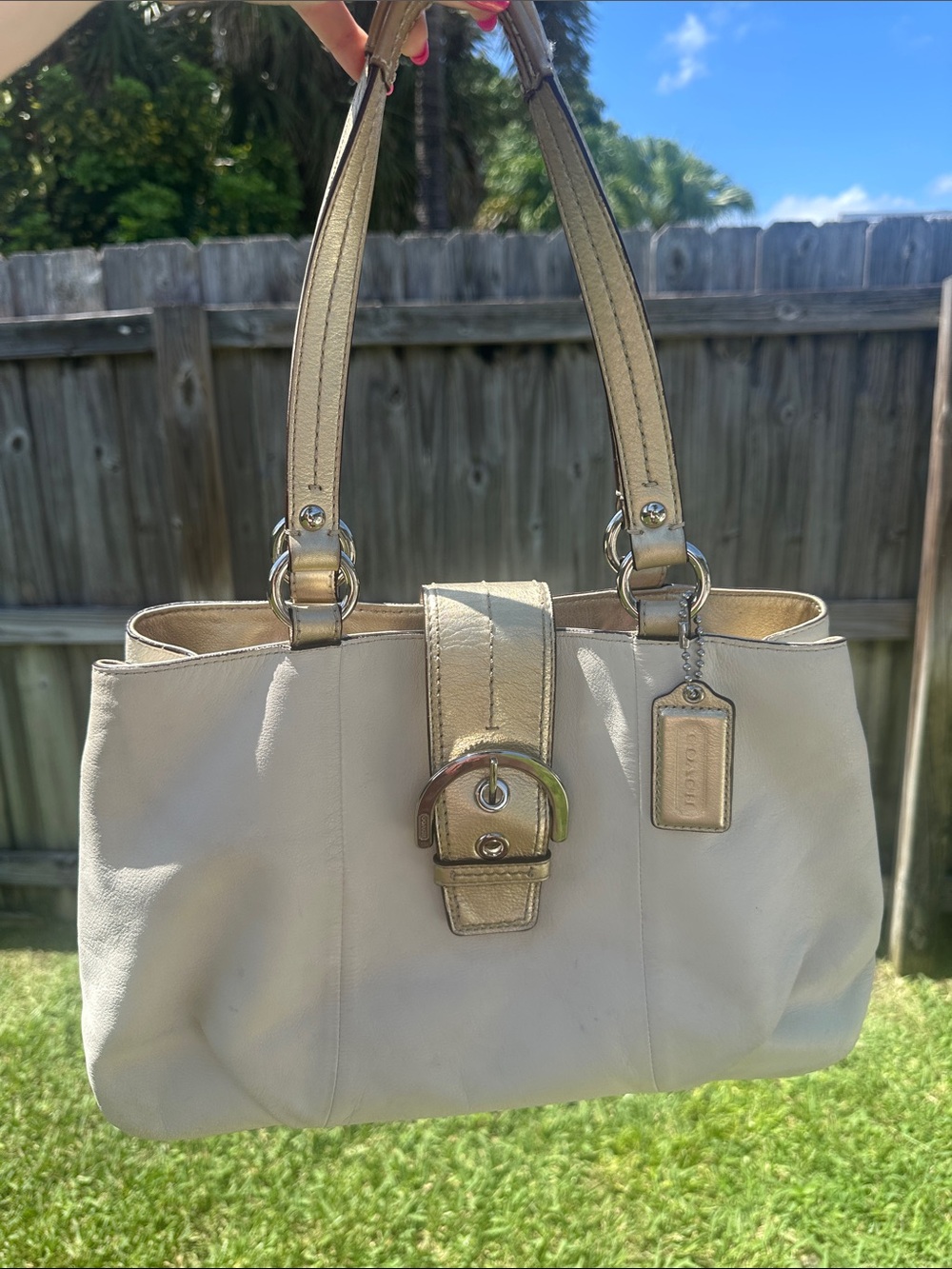 Coach Madison Leather Shoulder Bag Ivory with Metallic Gold Trim Style F18751